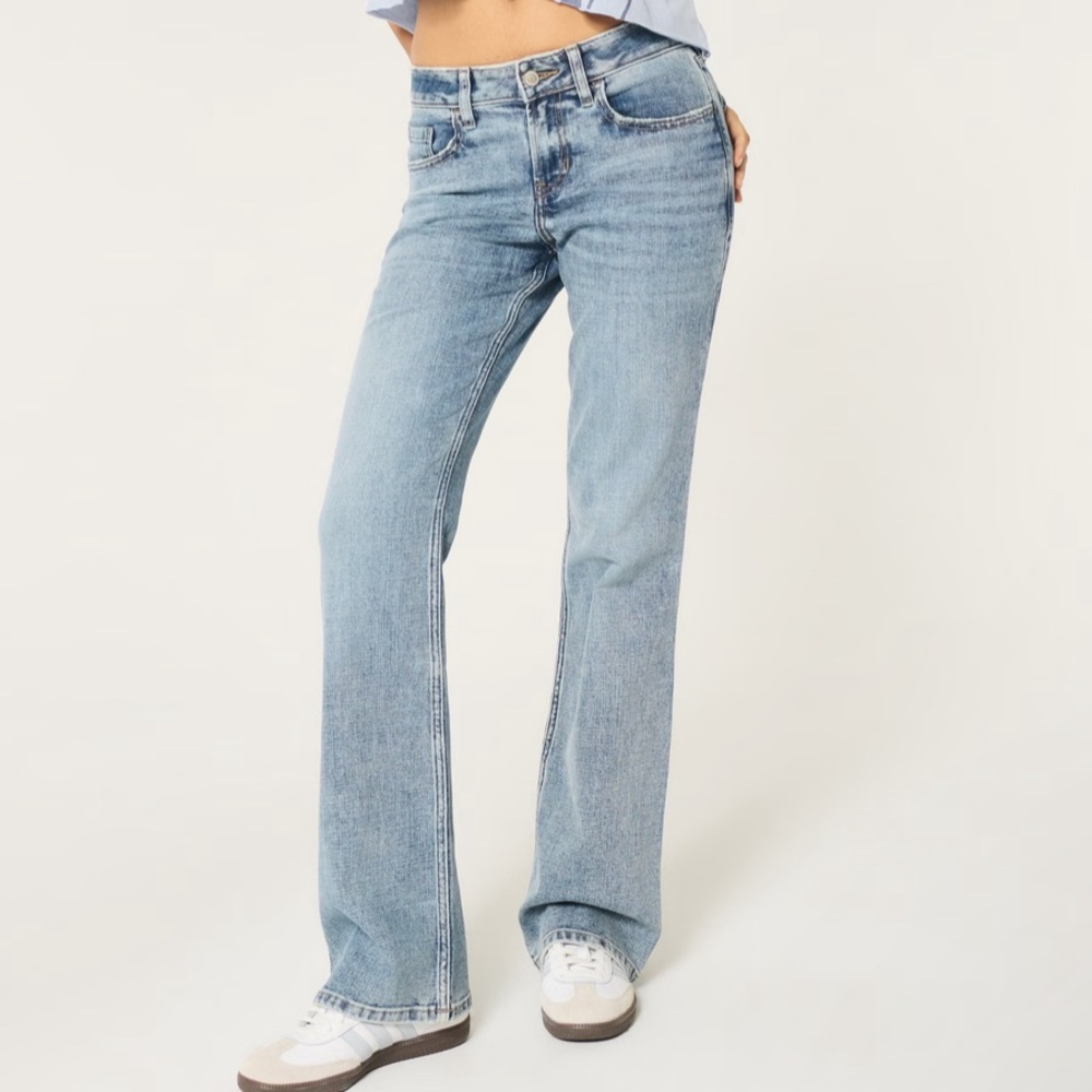 Hollister  MID-RISE MEDIUM WASH RELAXED BOOT JEANS